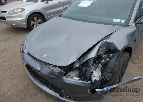 2024 Tesla Model 3 Long Range Dual Motor All-Wheel Drive z USA, uszkodzony, nr VIN 5YJ3E1EB7RF846543